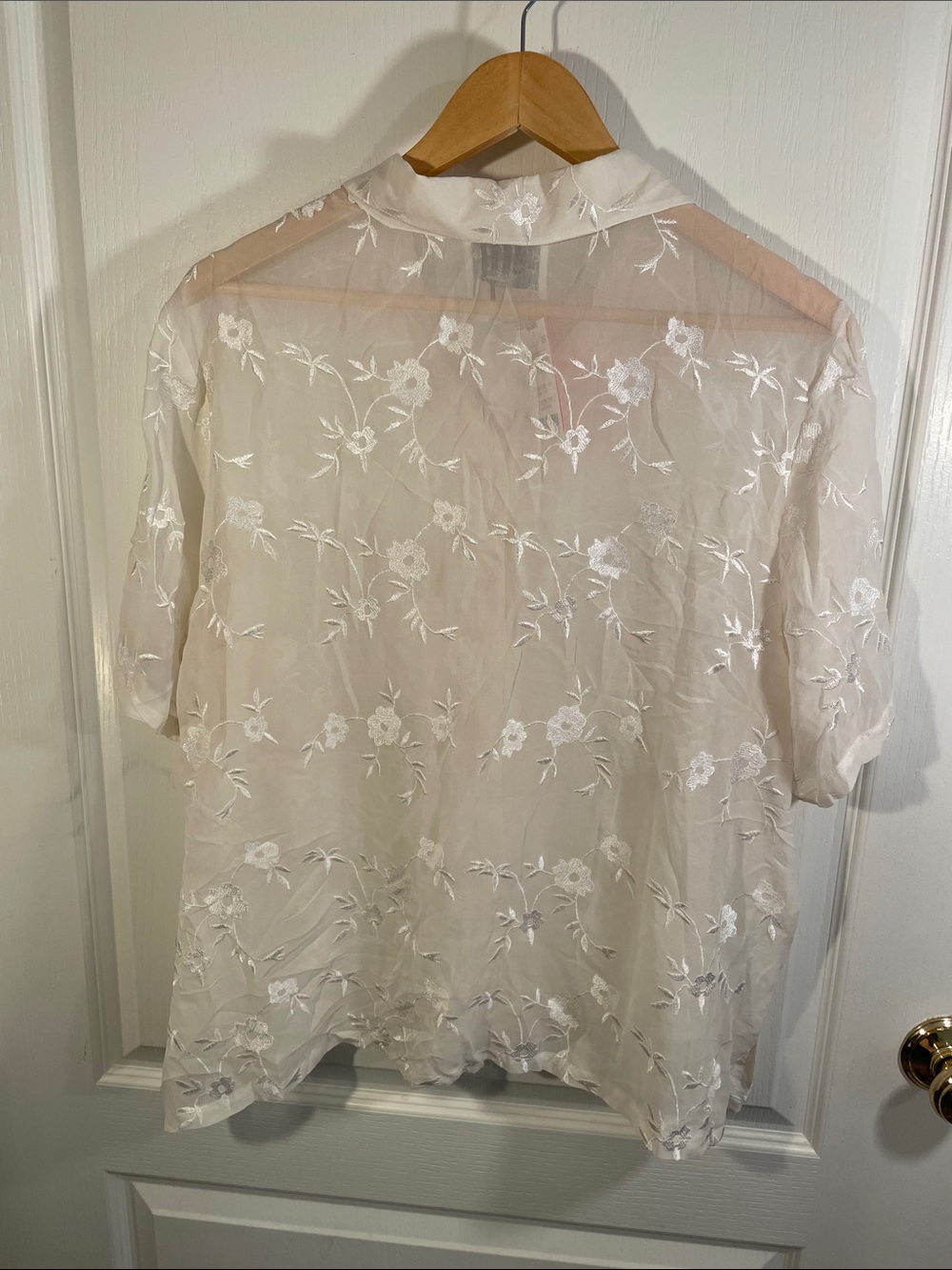100% Silk Women's Cream Floral Embroidered Button-Up Blouse - Picture 5 of 8